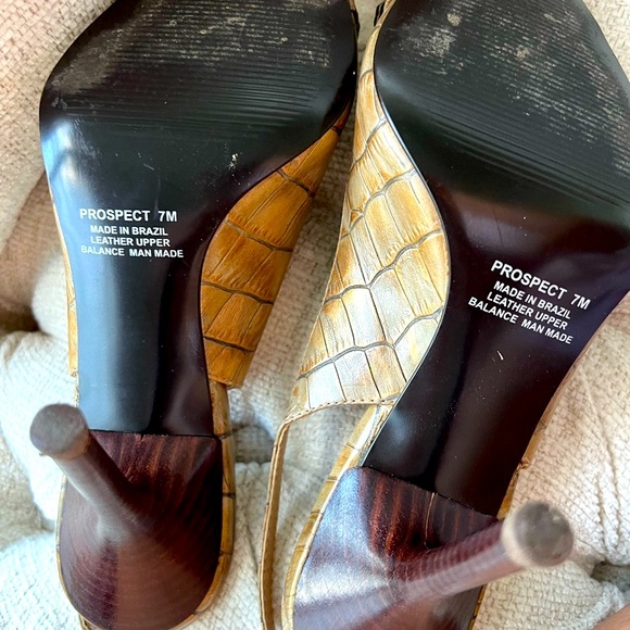 Maryjane Heels by Carlos - Picture 4 of 5